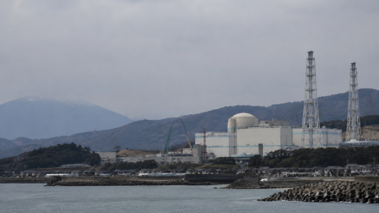 Japonia wraca do atomu po Fukushimie. Restart reaktora TEPCO pokazuje zmianę kursu